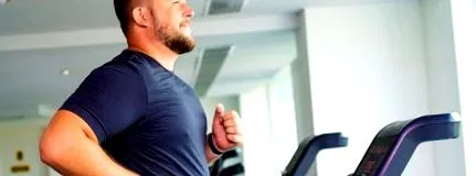 предизвикува