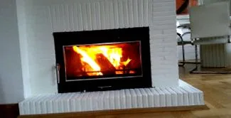 producători