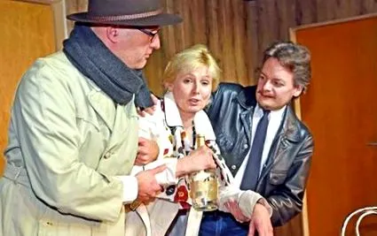 meghatározza