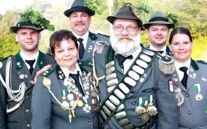 támaszkodik támaszkodik
