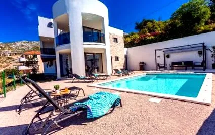 klis villa