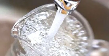 вода