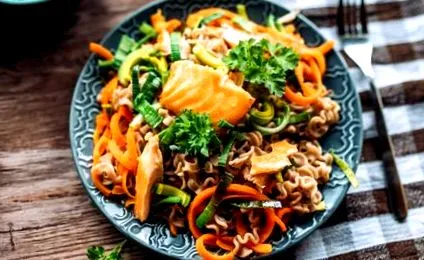 како