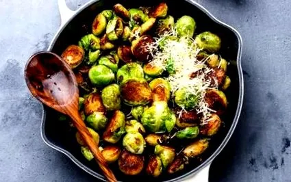 Apróra vágjuk kelbimbó parmezán