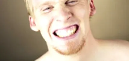 este