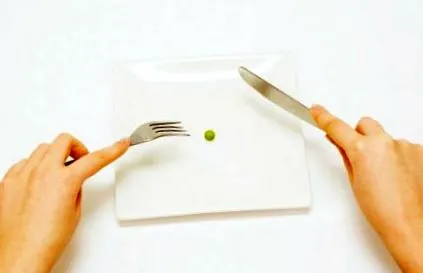 може