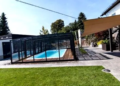 piscinei