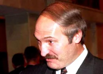 Alekszandr Lukasenko előtt