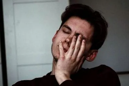 este