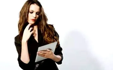 este