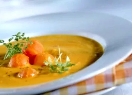 curryvel sárgarépaleves