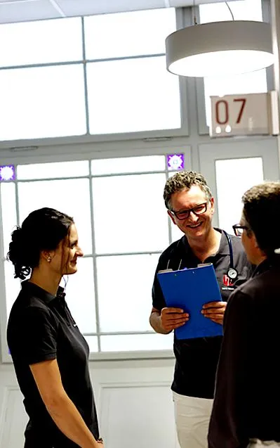 gyanúja merül