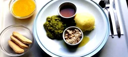 beszél