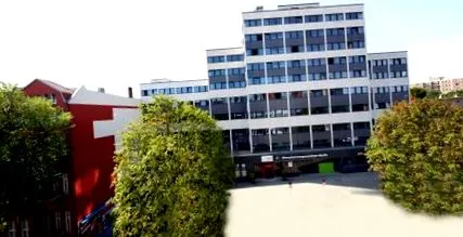 ласкаво
