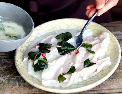 nouă