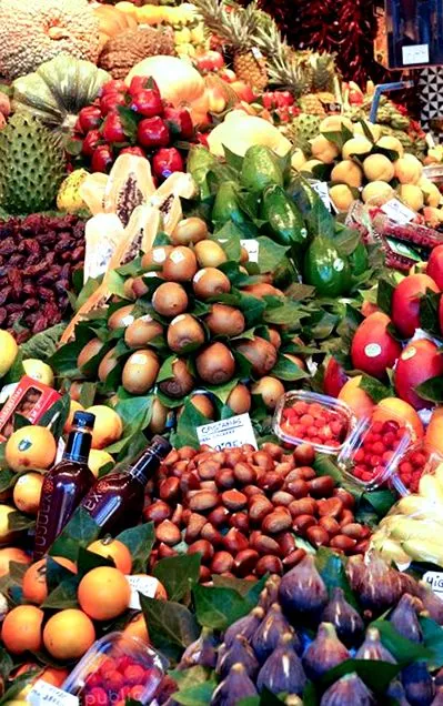 mănâncă