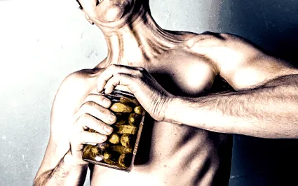 távol