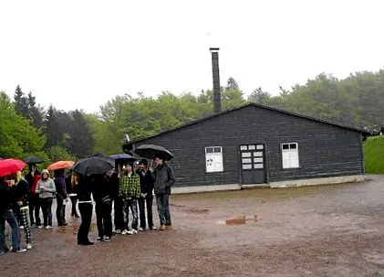 sötét