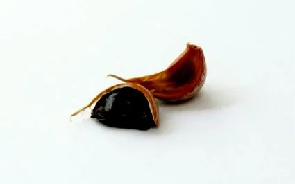 черен