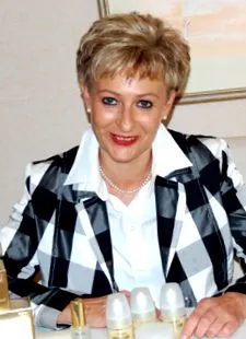 nőknek férfiaknak