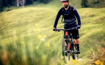 lovaglási e-mountainbike