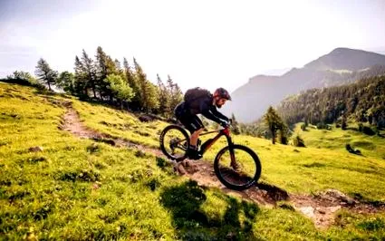 lovaglási e-mountainbike