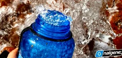 вода