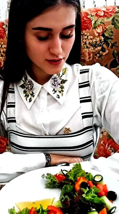 како