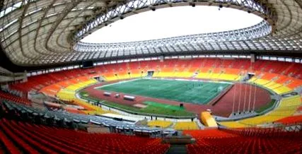 които