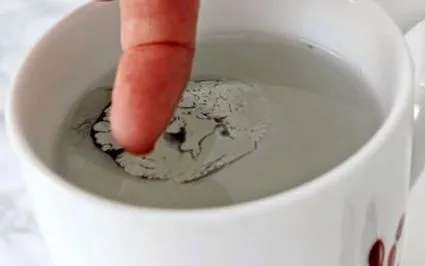 körömlakkal vízzel