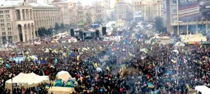 втрачає