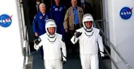 astronauții