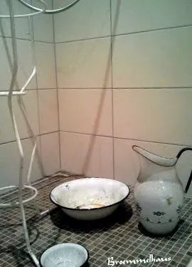 лютий