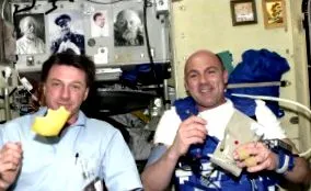 космонавти