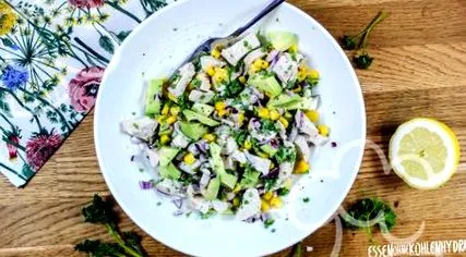 salată avocado