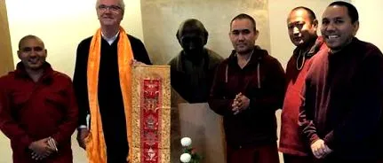 tibetani călugări
