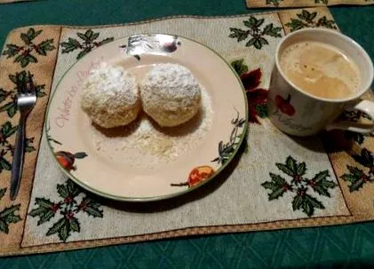puține