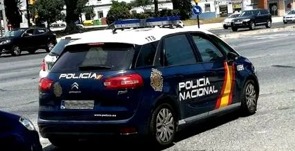 млад