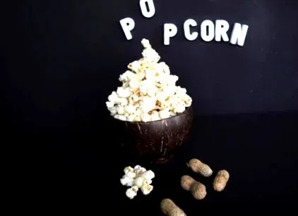 egészséges popcornt