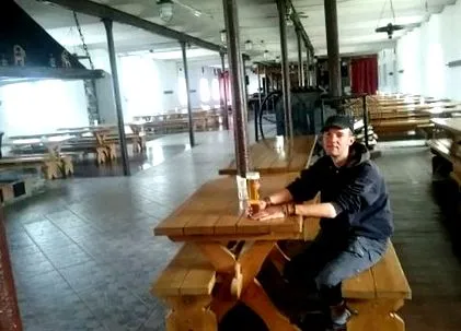 szerzője