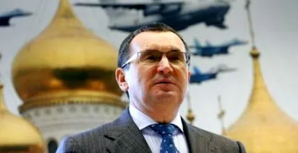 știri