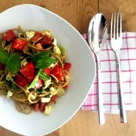 alimentații partea