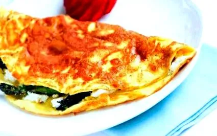 omletă sparanghel