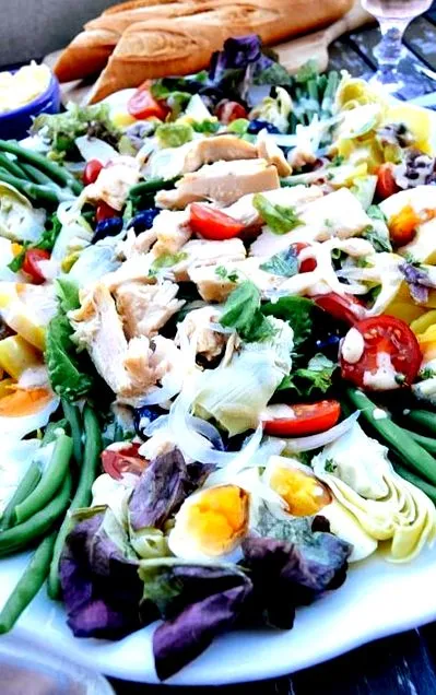 Saláta nicoise Saláta nicoise