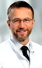 székletben