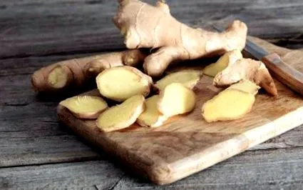 mănâncă
