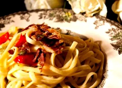 їсти макарони макарони