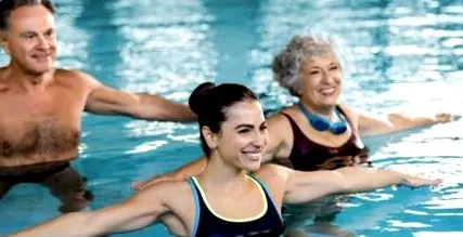 úszással swim