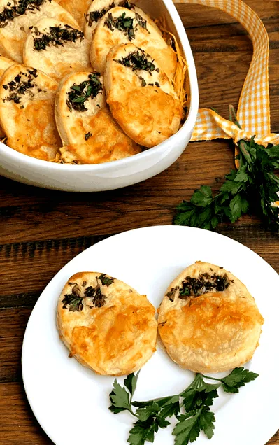acră biscuiți