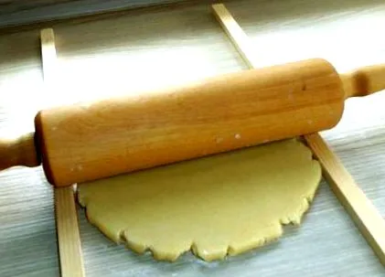 scurtă